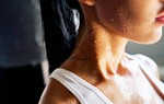 Đổ mồ hôi quá nhiều là dấu hiệu của bệnh gì?