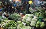 Hà Nội: Mùng 3 Tết, giá nhiều mặt hàng thực phẩm “hạ nhiệt”