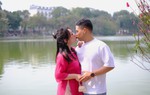 Chưa đến 14/2 nhưng đi dạo Hồ Gươm lúc này cũng "phát hờn" với các đôi yêu nhau