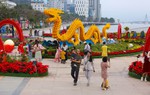 Đà Nẵng giữ lại đường hoa Xuân đến hết Tết Nguyên tiêu để người dân và du khách check-in