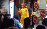Ngày vía Thần Tài: Người dân xếp hàng từ 4 giờ sáng mua vàng lấy may
