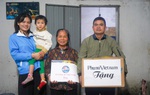 Những tấm lòng hảo tâm chia sẻ với 2 bà cháu nghèo trong ngày giáp Tết
