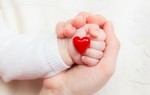 Vợ thất vọng tràn trề khi chồng quá ưu tiên con trai mới sinh