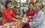 Ấm lòng "phiên chợ Tết 0 đồng" của bệnh nhân nghèo những ngày cận Tết