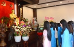 Đoàn đại biểu phụ nữ dâng hương, dâng hoa tưởng nhớ Chủ tịch Hồ Chí Minh