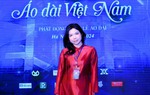 Nữ đạo diễn Gen Z kể về 48 giờ luyện tập trình diễn 57 bộ sưu tập tại khai mạc "Tuần lễ Áo dài" 2024