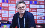 Chính thức: VFF chấm dứt hợp đồng với HLV Troussier ngay trong đêm