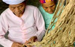Gian nan giữ nghề đan võng gai của đồng bào dân tộc Thổ ở Nghệ An