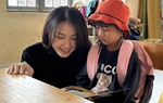 Cô gái Gen Z giúp trẻ em vùng cao tiếp xúc với hội họa
