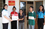 Hội LHPN Việt Nam bàn giao nhà Đại đoàn kết và tặng quà gia đình chính sách, phụ nữ nghèo ở Điện Biên