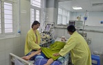 Nam sinh lớp 8 bị đánh chết não: Huyết áp đã ổn định và cắt được sốt