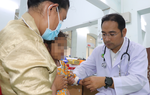 Cứu sống bé gái Campuchia nguy kịch do mắc sốt xuất huyết 