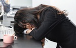 Thường buồn ngủ ngay sau khi ăn, cô gái nhận chẩn đoán 1 bệnh tưởng ăn ngọt nhiều mới mắc