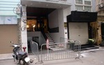 Nhân chứng bàng hoàng kể lại vụ sập mái nhà kính khiến 2 người tử vong ở Hà Nội