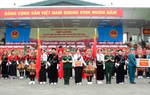 Ban Phụ nữ Quân đội: Thăm, tặng quà lực lượng nữ tập luyện chuẩn bị Lễ kỷ niệm 70 năm Chiến thắng Điện Biên Phủ