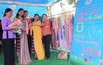 Tặng 100 bộ áo dài cho phụ nữ Chơro