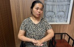 Bị công an mời làm việc, người phụ nữ 35 tuổi cởi quần áo ăn vạ
