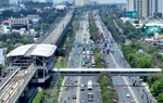 Hoàn thành 2 cầu đi bộ kết nối Metro số 1, công nhân tăng tốc thi công xuyên nghỉ lễ 7 cầu còn lại 