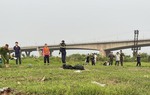 Nhóm học sinh lớp 11 rủ nhau bơi ở sông Hồng, 2 em đuối nước thương tâm