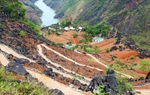 Hà Giang: Nỗi nhọc nhằn của phụ nữ ở bản Đề Chia B