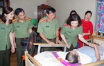 Tặng quà, khám bệnh và cấp phát thuốc tri ân các thương, bệnh binh tỉnh Hà Nam