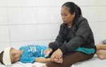 Người mẹ khẩn cầu giúp con trai 8 tuổi tìm lại nguồn sáng 