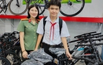 Phụ nữ Công an tỉnh Hậu Giang tiếp thêm nghị lực cho các con đỡ đầu là trẻ mồ côi