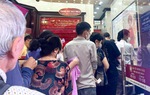 Giá vàng nhảy múa, người dân tiếp tục gom vàng 