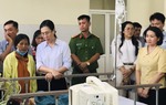 Hội LHPN tỉnh Quảng Ngãi thăm, hỗ trợ 2 cháu bé bị trọng thương trong vụ sát hại cả gia đình 