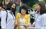 Đề các môn thi tổ hợp tăng câu hỏi thực tiễn, lấy tư liệu ngoài sách giáo khoa