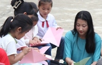 Mang yêu thương, tri thức đến với trẻ em dân tộc thiểu số tỉnh Hòa Bình 