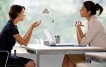 Tôi quá bức xúc với mẹ bạn trai của con