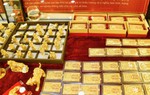Người mua vàng lỗ ngay chục triệu chỉ sau 1 tuần