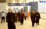 TPHCM: Tăng ni, Phật tử tham quan chuyến Metro số 1 Bến Thành - Suối Tiên chạy thử nghiệm