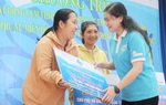 Cụm thi đua Hội LHPN các tỉnh miền Đông Nam Bộ cùng chia sẻ yêu thương