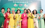 Hơn 1.000 phụ nữ xác lập kỷ lục "Số người mặc áo dài hoa sen nhiều nhất Việt Nam"