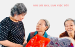 Câu lạc bộ Nhà báo nữ Việt Nam tặng quà các cựu nữ thanh niên xung phong