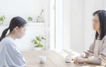 Em chồng đến nhà tôi ở nhờ một đêm, ngay sáng hôm sau tuyên bố nộp đơn ly hôn làm cả nhà ngã ngửa