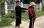 Ghen tuông, gã trai dùng tua vít đâm vợ trọng thương