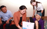 Chủ tịch Hội LHPNVN Hà Thị Nga thăm, tặng quà Mẹ Việt Nam anh hùng, gia đình chính sách tại Lào Cai