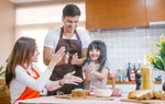  Hãy yêu con bằng tất cả 7 giác quan
