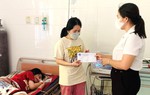 Xót xa bé gái 14 tuổi rơi vào hôn mê vì giấu bệnh, không muốn mẹ vất vả