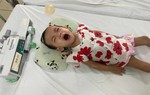 Tiếng khóc xé lòng của bé gái 2 tuổi cầm chừng sự sống qua ngày vì căn bệnh quái ác