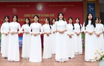 “Nếp áo thanh xuân” trao tặng 206 bộ áo dài cho giáo viên, nữ sinh Phú Thọ