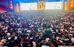 Hàng nghìn môi giới cùng khách hàng ngồi kín nhà thi đấu trong lễ mở bán dự án tại tỉnh Hà Nam