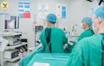 Trái tim nhiệt huyết, trách nhiệm của bác sĩ khoác trên mình hai màu áo