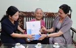 Chủ tịch Hà Thị Nga thăm, tặng quà Mẹ Việt Nam anh hùng và gia đình thương binh, liệt sĩ tỉnh Thái Bình