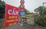 Cấm tuyệt đối người và phương tiện qua cầu Long Biên