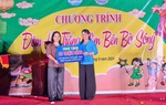 Phụ nữ Bến Tre quyên góp ủng hộ đồng bào miền Bắc bị thiệt hại bởi bão số 3