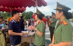 Phụ nữ Công an ủng hộ nhu yếu phẩm trị giá 300 triệu đồng đến vùng lũ ở Cao Bằng, Yên Bái, Tuyên Quang